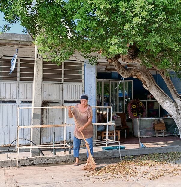 Poco a poco, los pobladores de esta localidad michoacana han recobrado sus actividades cotidianas. Foto: Carlos Arrieta / El Universal