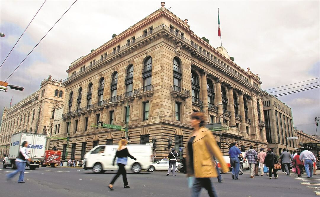 La Junta de Gobierno de Banxico cree que el alza de tasas anclará las expectativas inflacionarias. Foto: AP.