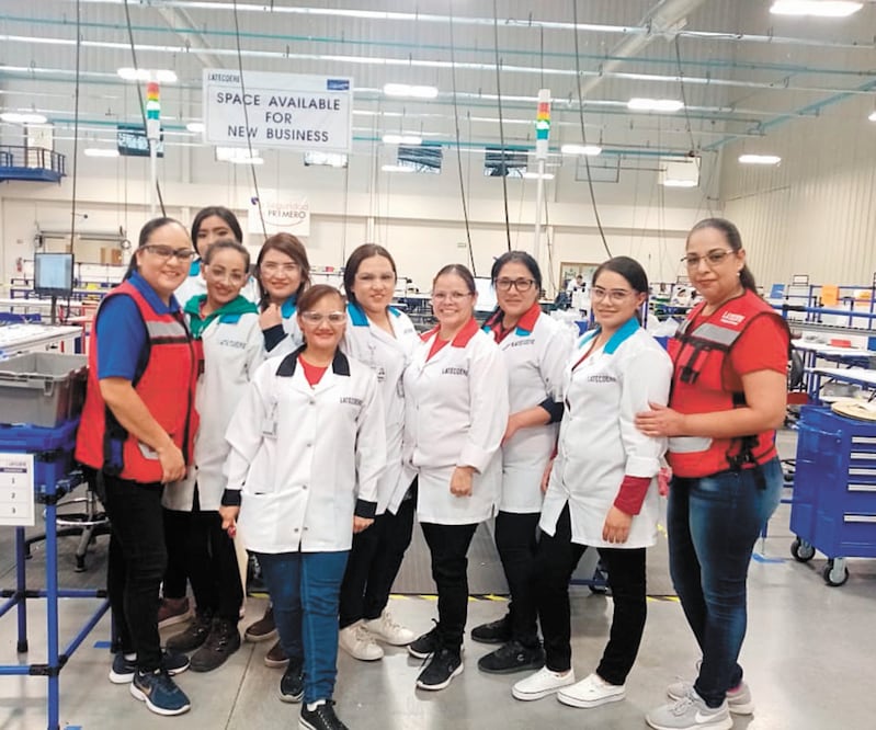 En el parque industrial Damosa, casi 500 mujeres trabajan en la empresa Latécoère, donde se fabrican y ensamblan piezas para los aviones de firmas como Boeing y Airbus. Foto: AMALIA ESCOBAR. EL UNIVERSAL