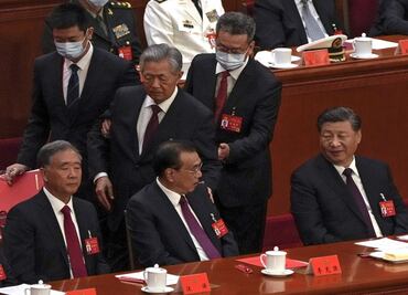 Expresidente chino Hu Jintao salió de cónclave del Partido Comunista por un malestar, dicen medios oficiales