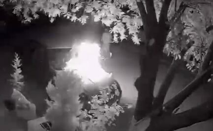 VIDEO Incendian auto del periodista Fernando Rodríguez afuera de su casa en Coahuila; pide protección