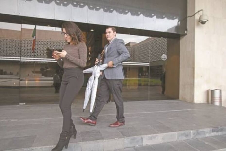 Desaparecen paraguas de $135 mil en San Lázaro