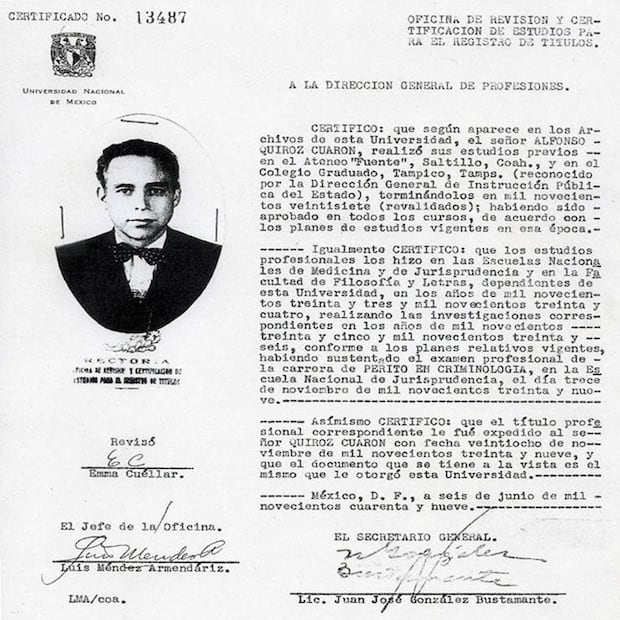 Documento de la UNAM que confirma los estudios profesionales de Quiroz Cuarón en las hoy Facultades de Medicina y de Derecho, así como la de Filosofía y Letras de la UNAM. ESPECIAL.