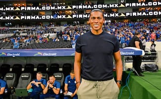 Emanuel Villa se declara a favor de que Joel Huiqui siga en Cruz Azul, pase lo que pase 