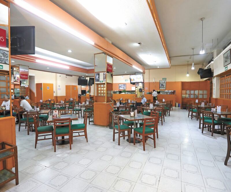 En la Ciudad de México se estableció que los restaurantes operen a 40% de su capacidad, mientras que los hoteles lo harán a 30%. Archivo EL UNIVERSAL
