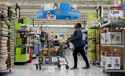 Fortaleza del dólar impactará en 15 mil mdd a Walmart