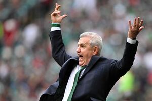 Javier Aguirre recibe premio por su actuación en el Mundial 2026; insulto a Anthony Gordon lo convierte en protagonista