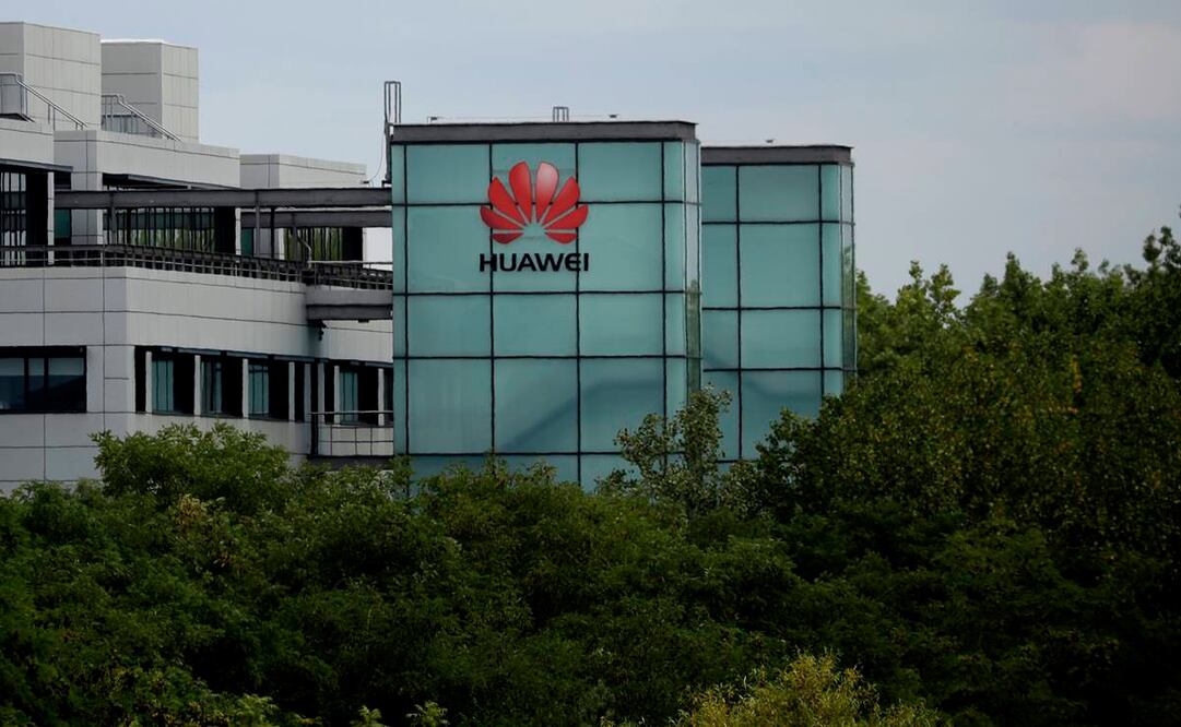 Para el gobierno británico que Huawei recurra a componente de reemplazo puedan plantear riesgos de seguridad (Foto: AP)