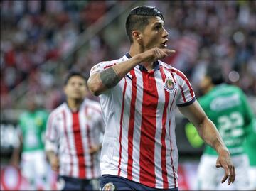 Alan Pulido pagará deuda con título de goleo y Liguilla