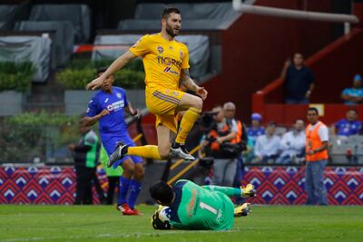 Gignac llena de elogios a Jesús Corona