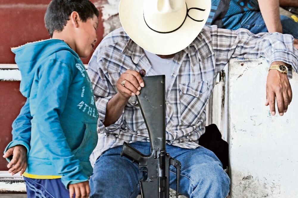 Expertos en derechos de los niños coinciden en que la violencia no sólo ha modificado conductas de los adultos, sino que ahora será común que los menores se preocupen por salvaguardar sus vidas (CRISTOPHER ROGEL. EL UNIVERSAL)