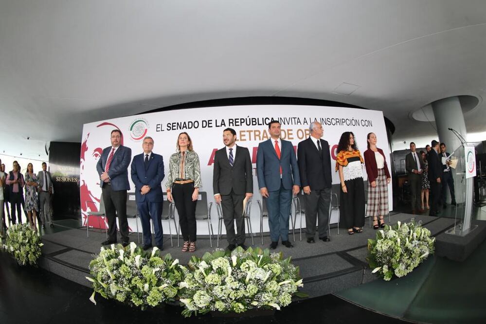 Develación de las letras de oro de Amado Nervo en el Senado. Foto: Especial
