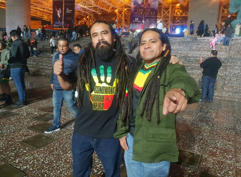 Fans de Gondwana a pocos minutos de ingresar al Auditorio Nacional, este martes, 22 de septiembre.
Foto: Mariana Lebrija / EL UNIVERSAL