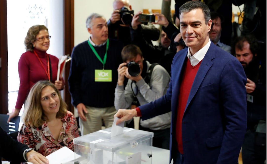 Pedro Sánchez ejerce su derecho al voto. Foto: EFE