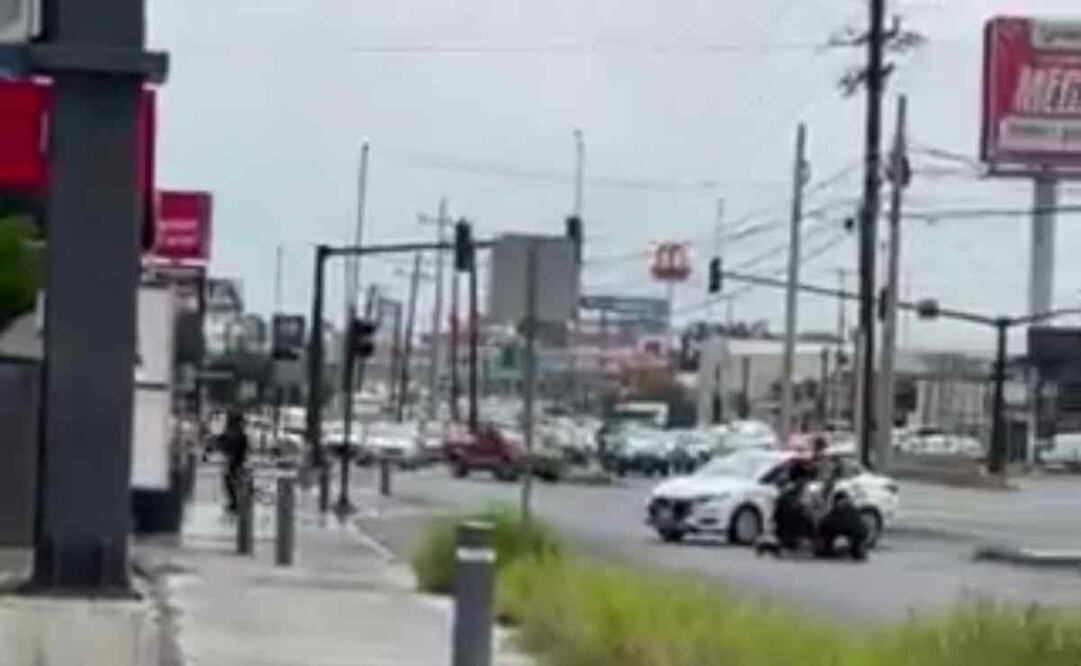 Se informó que en la movilización no hubo disparos y que la unidad donde viajaban los presuntos fue detectada por las cámaras del C4 municipal. Foto: Especial