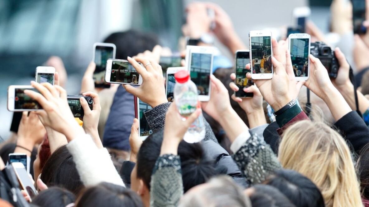 Getty Images "Vivimos en una cultura donde [fotografiar con los teléfonos] es lo que hace la gente; es un comportamiento normativo"