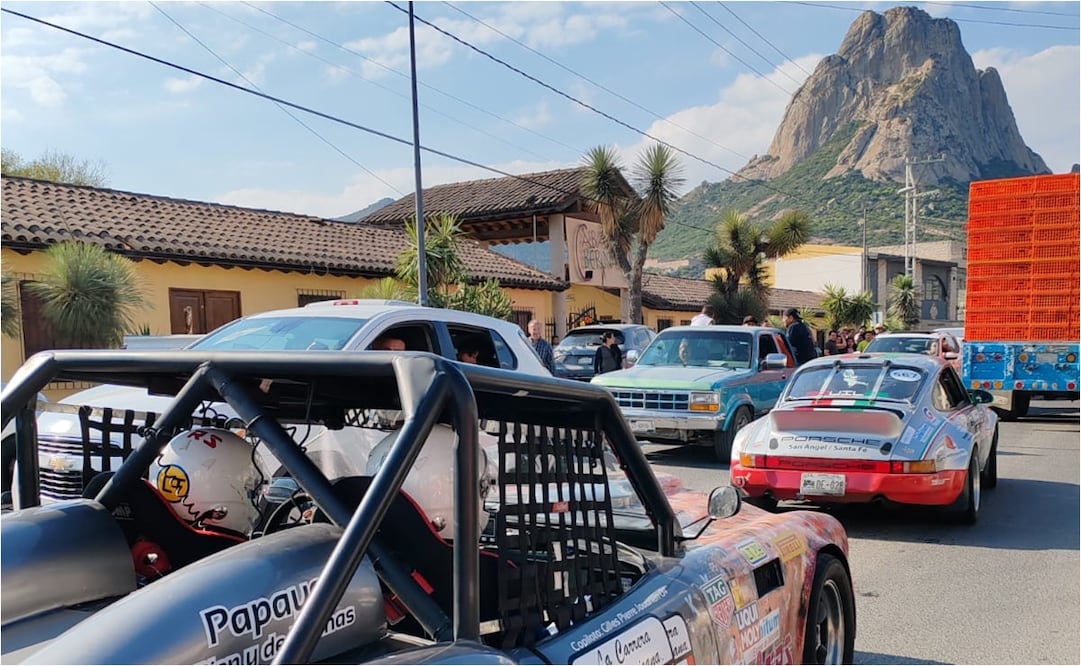 Peña de Bernal recibe por primera vez a la Carrera Panamericana / Óscar Torres - EL UNIVERSAL
