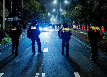 Primer ministro de Países Bajos se dice “profundamente avergonzado” por incidentes en Ámsterdam; agreden a aficionados israelíes