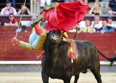 Torero mexicano sufre brutal cornada y fractura de mandíbula