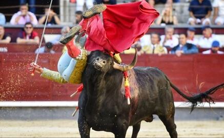 Torero mexicano sufre brutal cornada y fractura de mandíbula