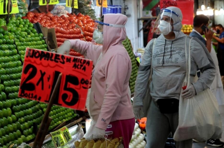 Visitas al Centro Histórico por orden alfabético y la vida en semáforo naranja, entre las fotos de la semana