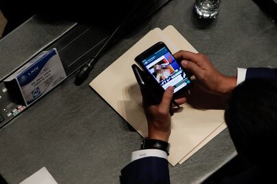 Senado analizará caso de senador fotografiado en chat sexual