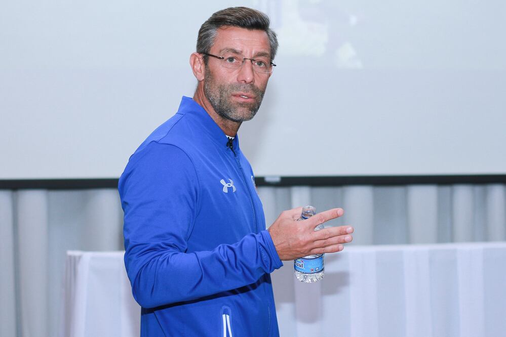 Imago7. El técnico de Cruz Azul, Pedro Caixinha en conferencia de prensa