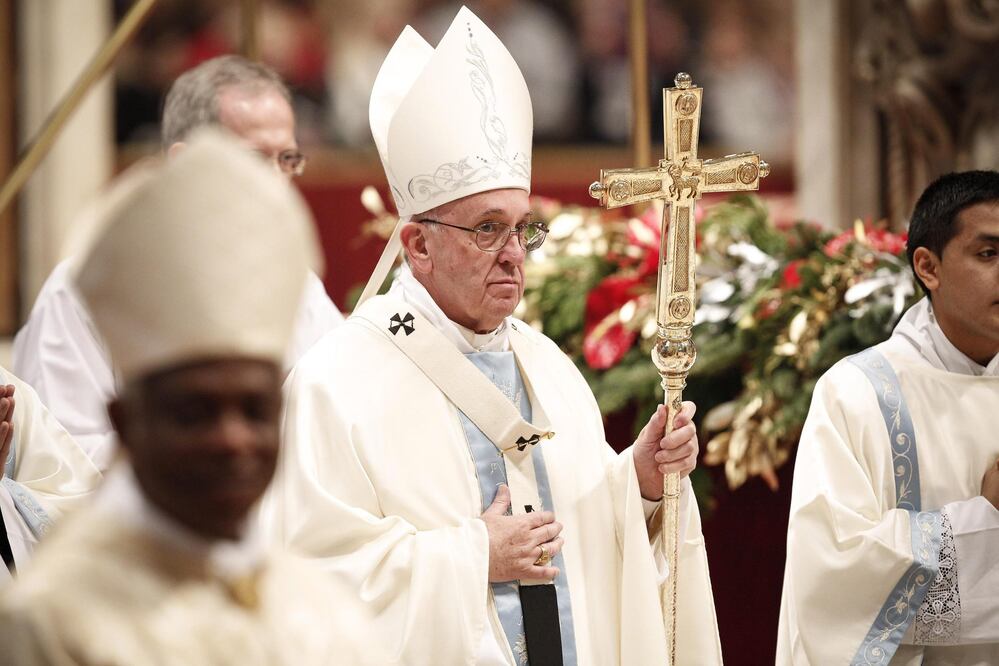 Papa llama a combatir miseria y violencia en el mundo