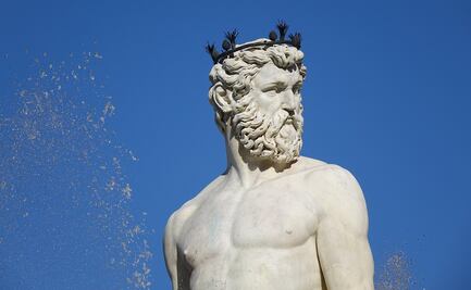 Por tomarse una selfie, turista alemán causa daños por más de 5 mil dólares en la estatua de Neptuno en Florencia