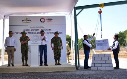 Colocan primera piedra del nuevo complejo de la Marina en Puebla