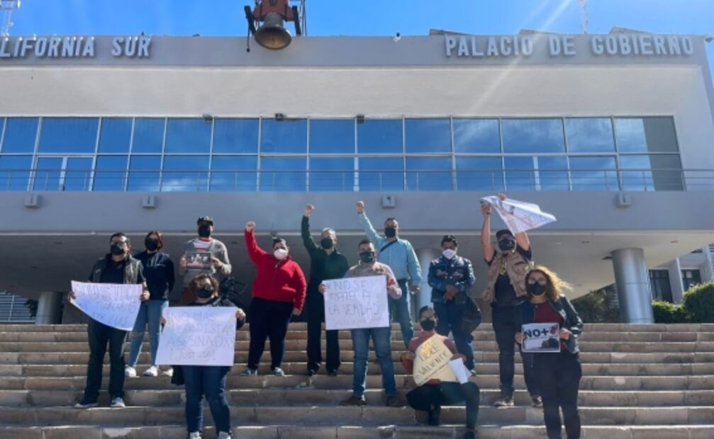 Periodistas se manifiestan en Segob; minuto a minuto de las protestas en todo el país