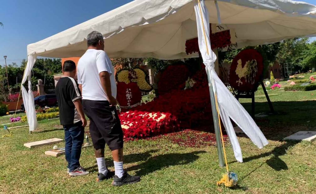 Tumba de "El Mencho" se vuelve atractivo turístico en Jalisco (29/03/2026). Foto: Alberto González / EL UNIVERSAL