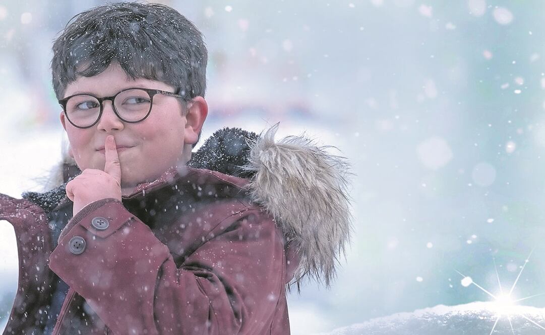 Archie Yates da vida al protagonista en esta versión. Fotos: DISNEY+