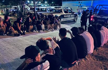 ¡Por escandalosos! Policía revienta fiesta y resguarda a 119 adolescentes en Ciudad Juárez