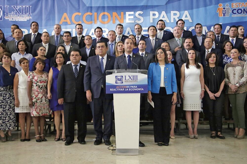 La bancada del PAN en la Cámara de Diputados, encabezada por Marko Cortés, anunció un paquete de propuestas para corregir el rumbo financiero del país (ALEJANDRA LEYVA. EL UNIVERSAL)