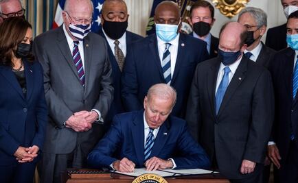 Biden firma ley para perseguir a quien ataque a agentes de EU en el extranjero