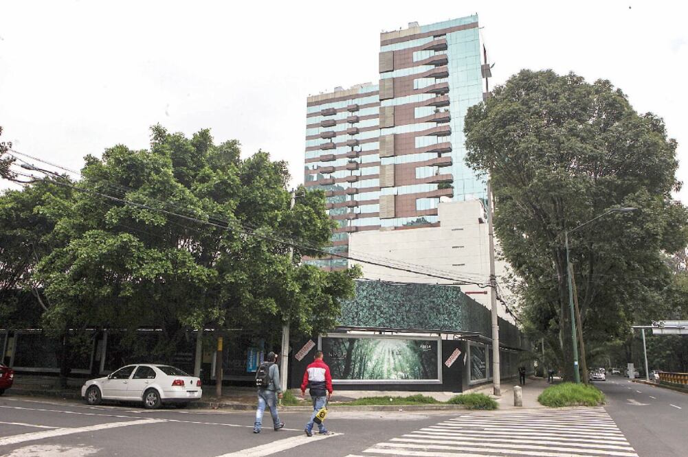 La obra de Rubén Darío 225 se encuentra en un juicio de lesividad promovido por la Consejería Jurídica del gobierno capitalino a petición vecinal. El TCA resolverá este recurso y definirá si el permiso para construir 30 pisos es válido (RAMÓN ROMERO)