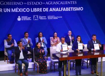 María Teresa Jiménez firma convenio con INEA; Aguascalientes se compromete a reducir el analfabetismo en el estado