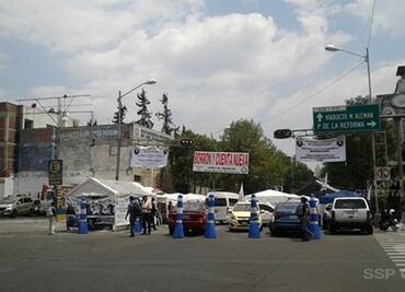 Integrantes del SME regresan a plantón en Bucareli tras marcha