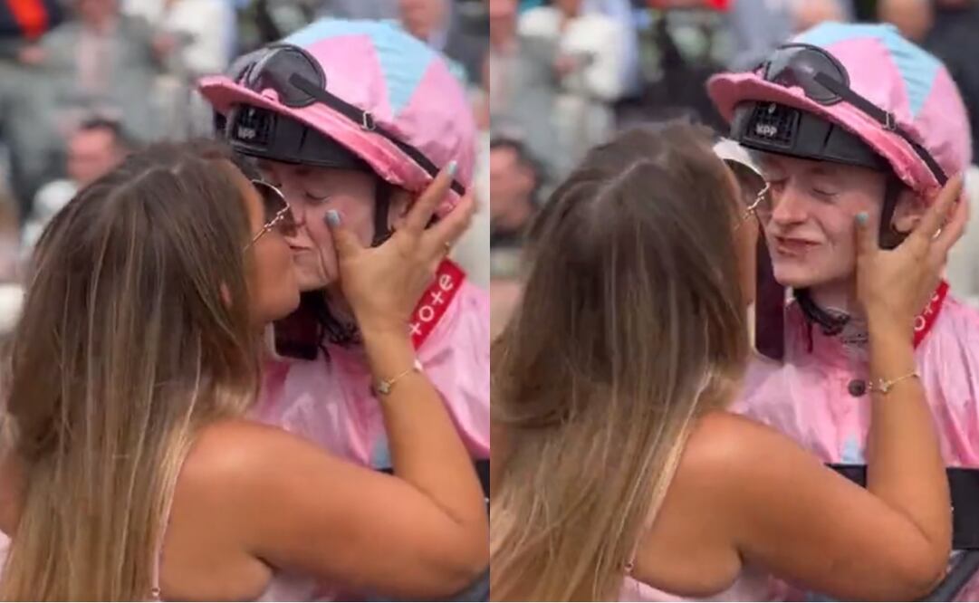 Jinete recibe beso de la dueña del caballo luego de ganar una carrera histórica
