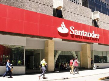 Santander habilita envíos internacionales de dinero en 7 divisas desde su app; busca atender necesidades de sus clientes