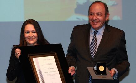 Héctor Aguilar Camín recibe la Medalla Bellas Artes 