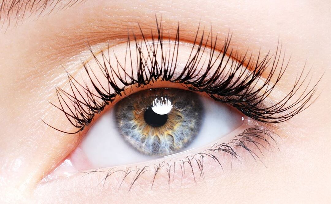 Obtén unas pestañas más largas y gruesas con este aceite natural. Foto: Freepik