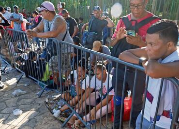 “Hay que hacer este trámite para que no nos detengan”; migrantes solicitan refugio en México