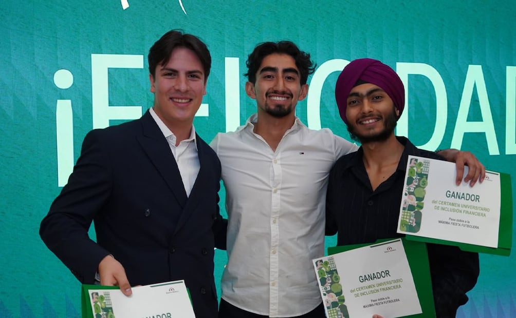 Ganadores del Certamen Universitario sobre Inclusión Financiera. Foto: Cortesía