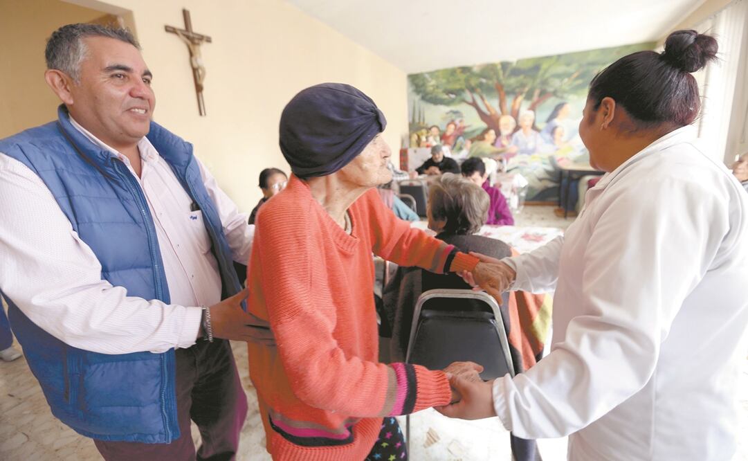 Cuidadores de la Catam lamentan que las familias no atiendan a sus adultos mayores y prefieran tenerlos dormidos o abandonados en un cuarto. Foto: JORGE ALVARADO. EL UNIVERSAL