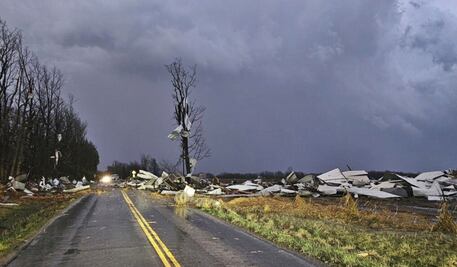Sistema de tormentas azota sureste de Estados Unidos; activan alertas de tornado y fuertes vientos