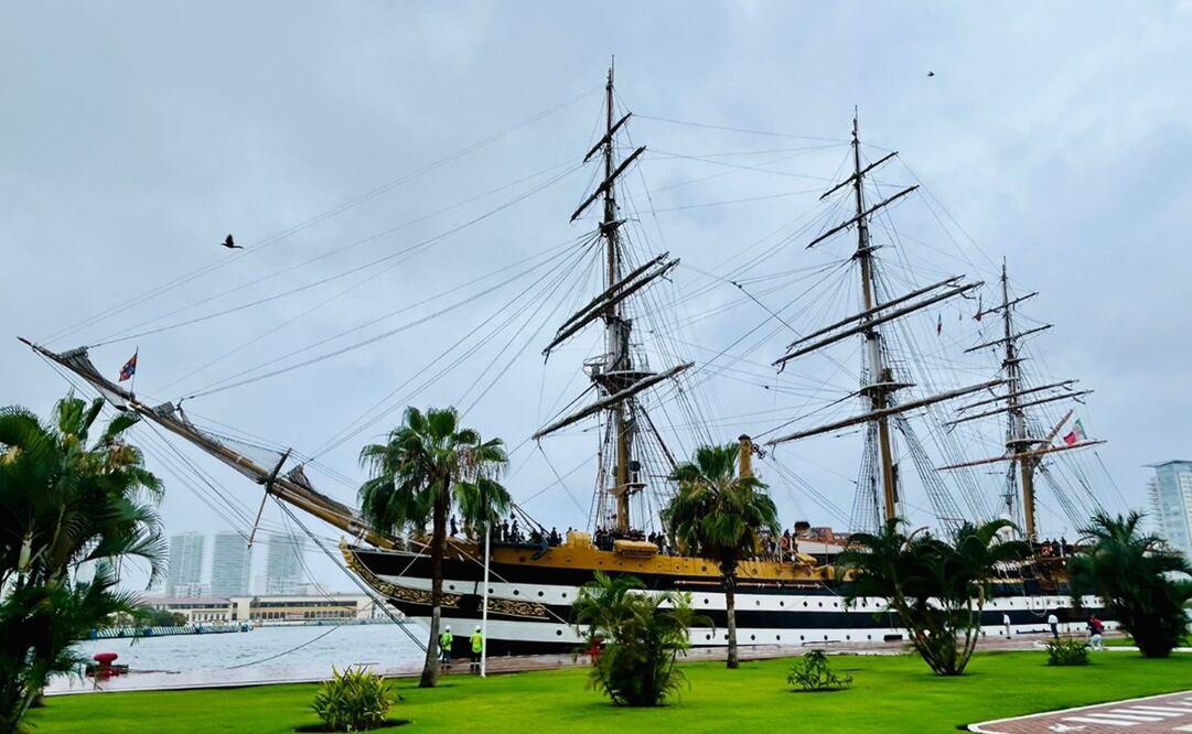 El buque italiano Amerigo Vespucci llegó a Puerto Vallarta el 18 de junio. Foto: X @Al_Modiano