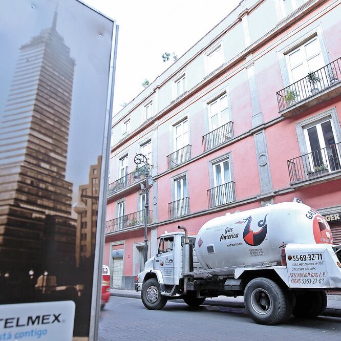 El 76% de los mexicanos utiliza el gas licuado para actividades domésticas; el resto se distribuye en los sectores, entre otros, de servicios y autotransporte, según la Sener. ARCHIVO EL UNIVERSAL 