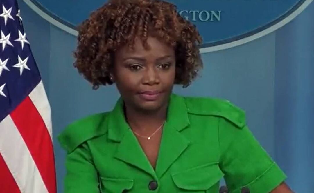 Karine Jean-Pierre, portavoz presidencial que fue interrumpida por un periodista. Foto: Twitter @greg_price11